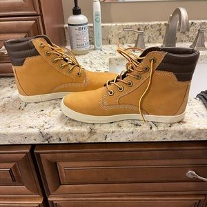 Timberland Women’s Wheat Dausette Sneaker Boots